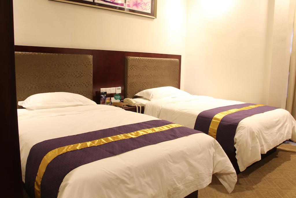 Zhuhai Platinum Holiday Hotel Room photo