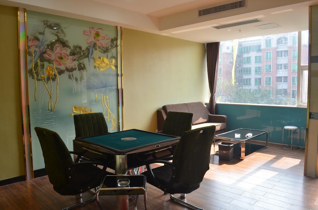Zhuhai Platinum Holiday Hotel Exterior photo