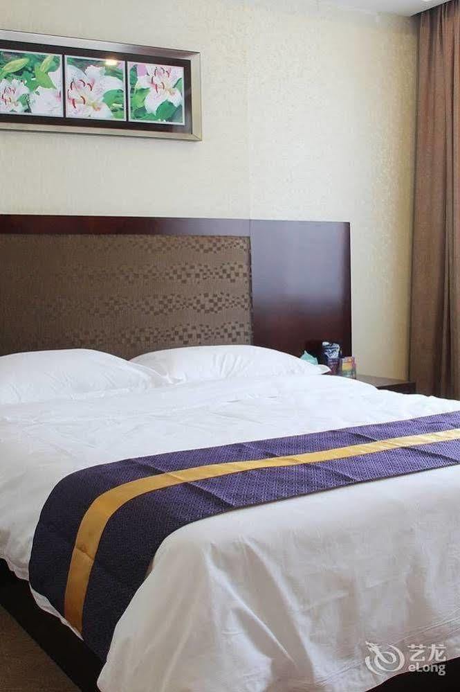 Zhuhai Platinum Holiday Hotel Exterior photo