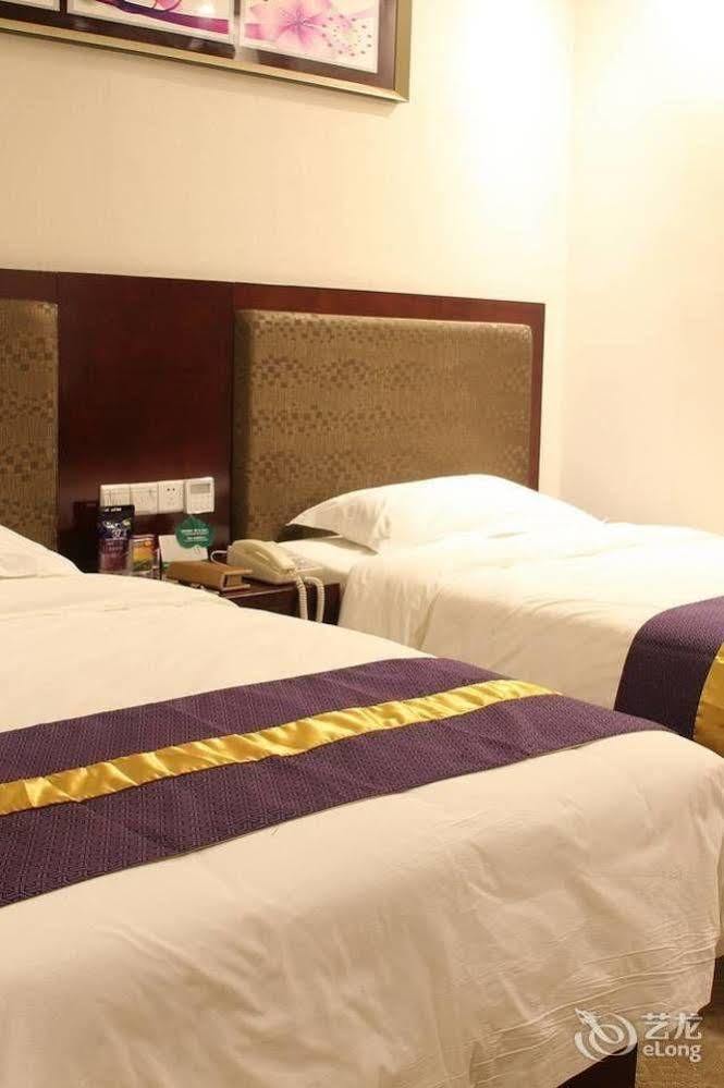 Zhuhai Platinum Holiday Hotel Exterior photo